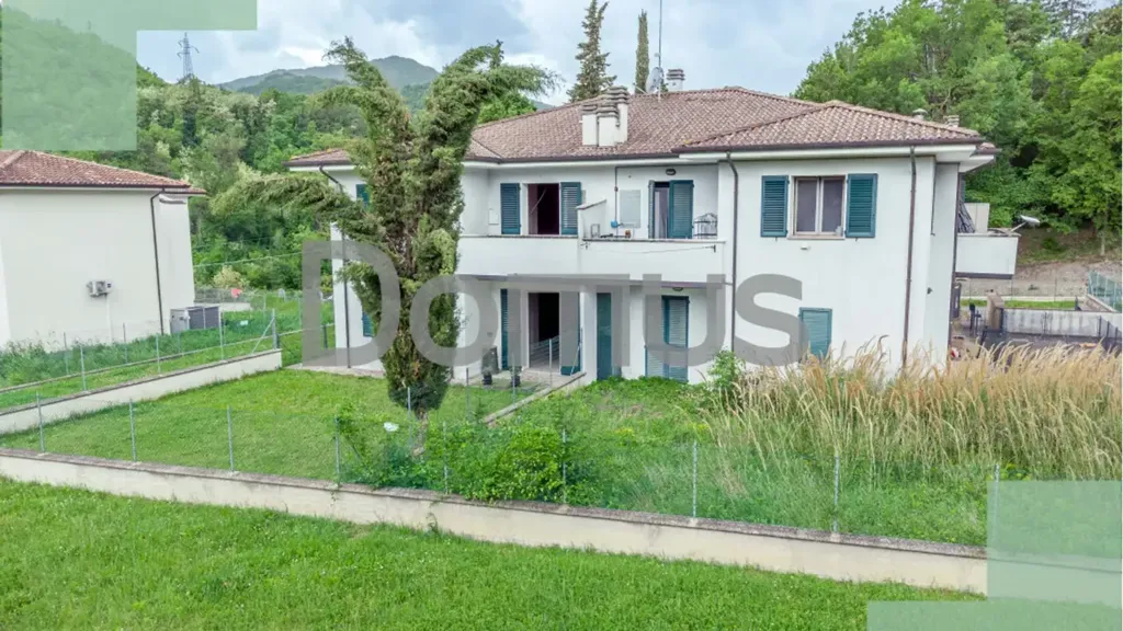 Välivaade - Spacious Apartment with Private Garden in Sarsina