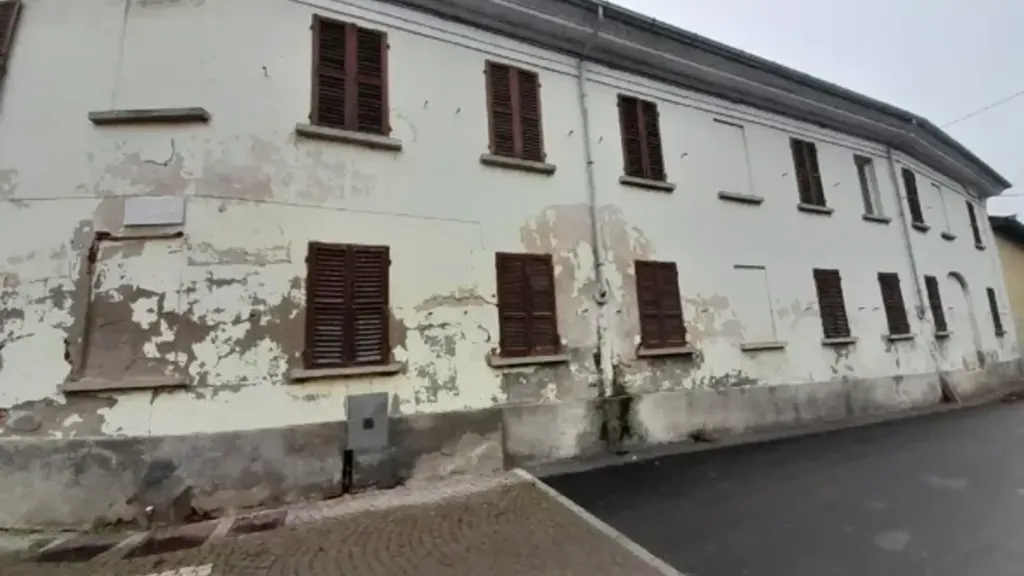 Välivaade - Villa for Renovation in Granozzo Con Monticello