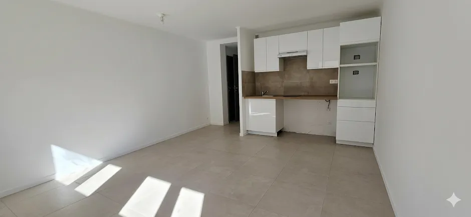 Cuisine - Appartement 1 Pièce avec Ascenseur à Nîmes