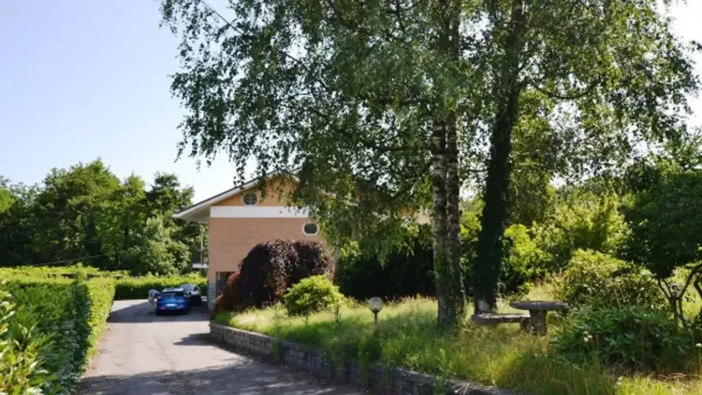 Välivaade - Villa with Private Garden in Biella