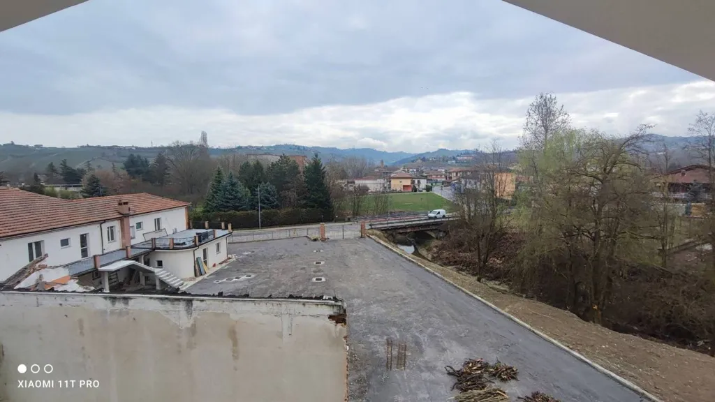 Balcon - Modern Mansard Apartment with Terrace in Neive