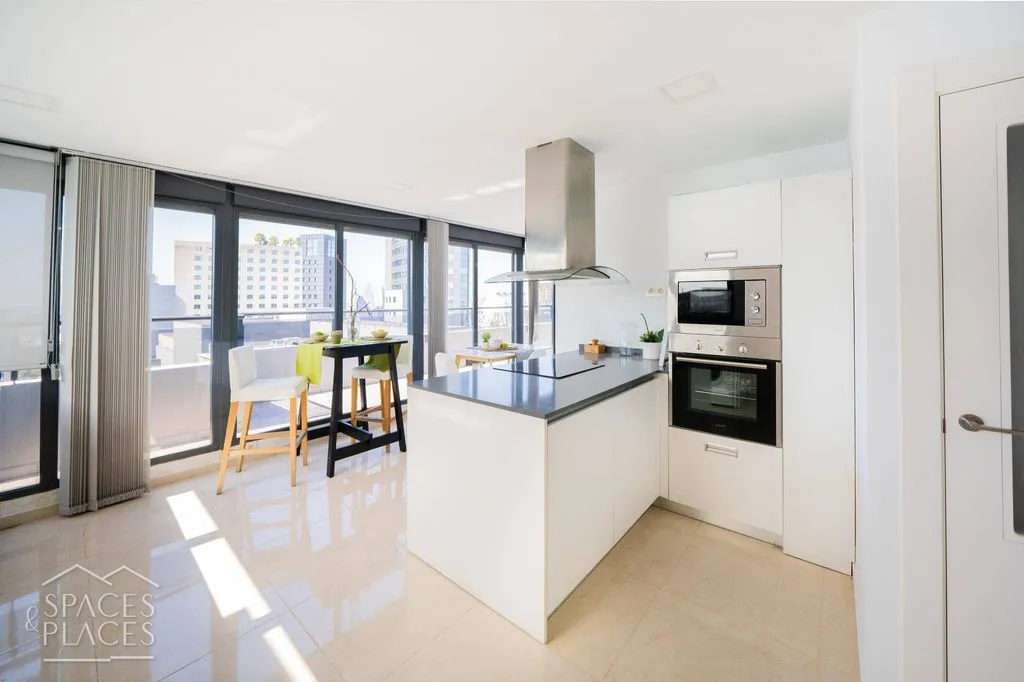Cuisine - Luxury Penthouse with Pool in Valencia