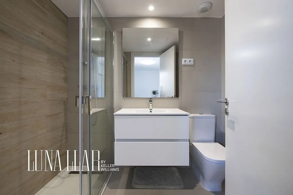 Bagni - Modern Flat with Pool in Cornellà de Llobregat