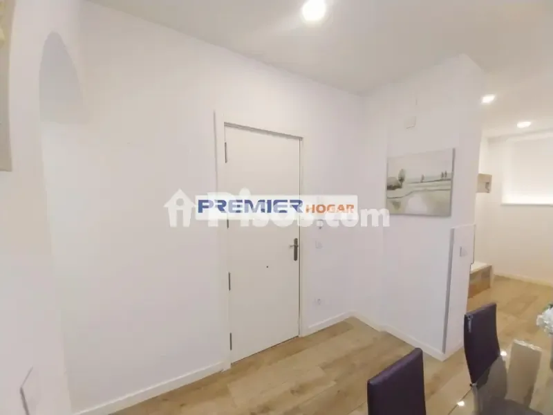 Soggiorno - Reformed 1-Bed Flat with Terrace in Salamanca