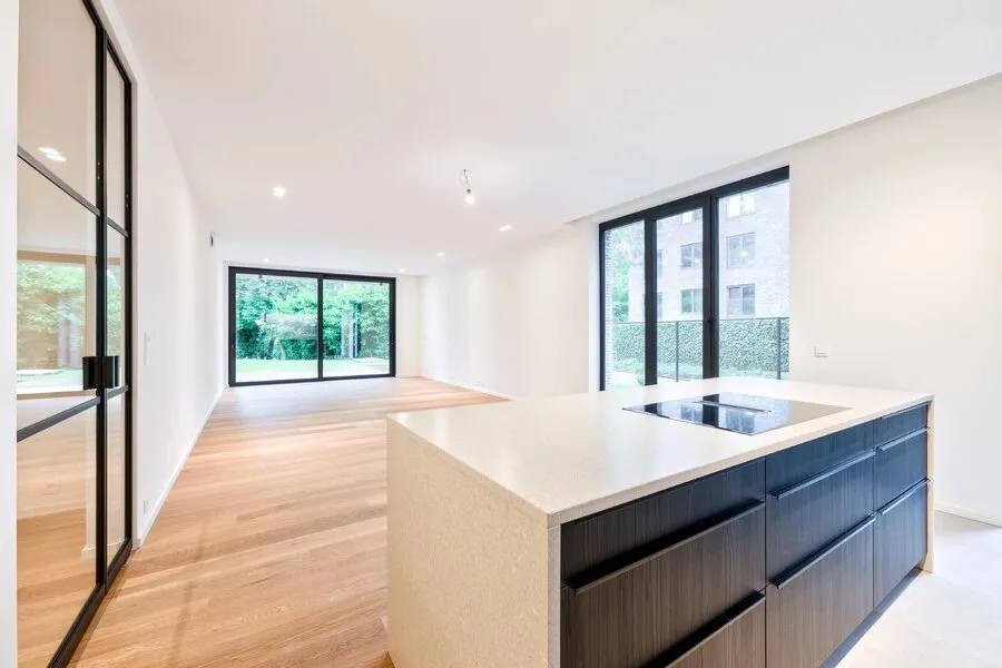 Cuisine - Appartement de 2 Chambres avec Jardin au Premier Étage à Observatoire