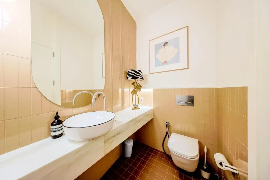 Vannitoad - Luxury Apartment with Interior Garden in Madrid