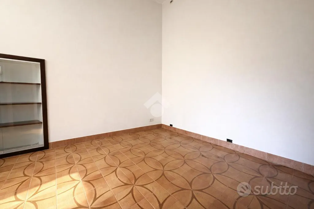 Pièces - Three-Bedroom Apartment with Private Garden in Lecco
