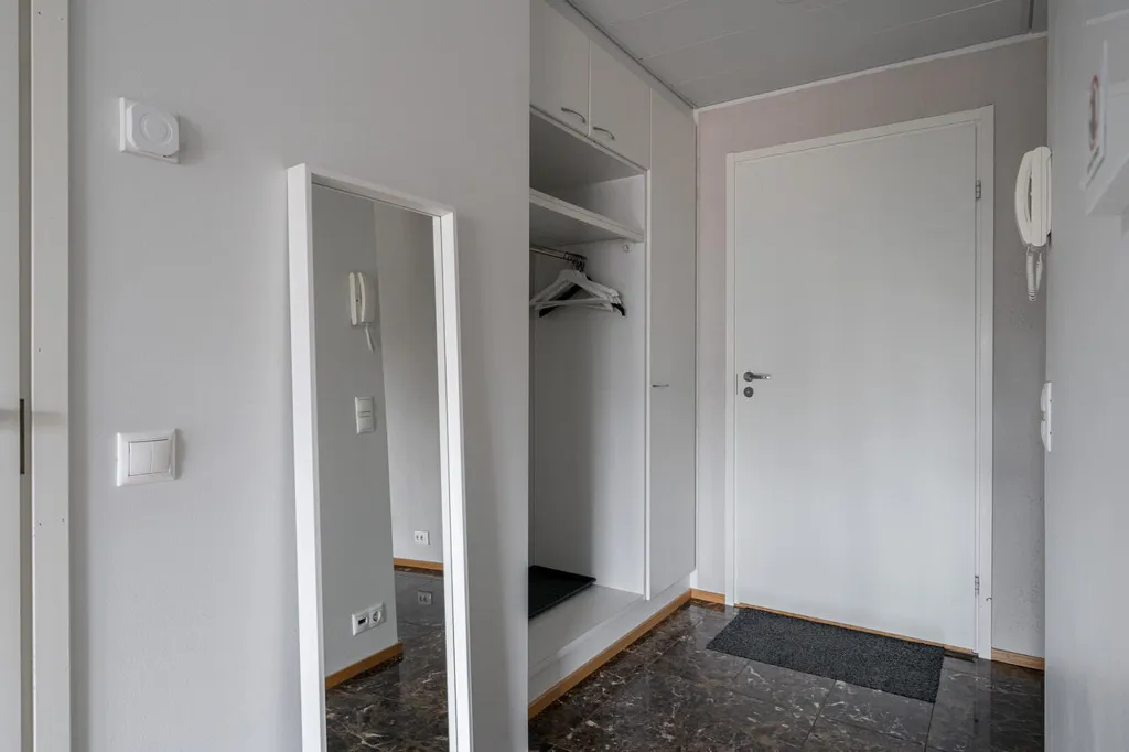 hallway_entrance