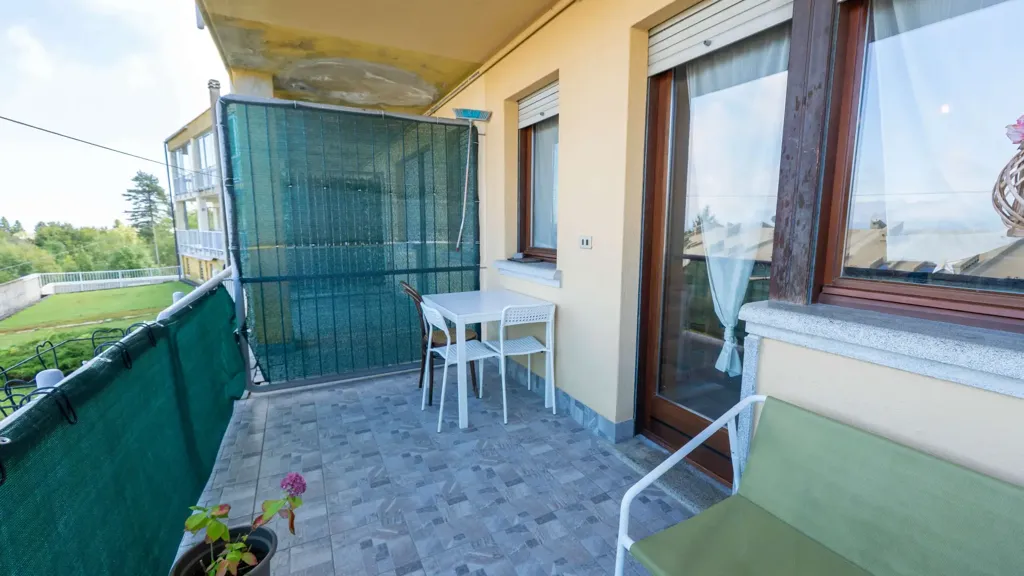 Balcon - Rustic-Style Apartment with Terrace in Bagnolo Piemonte