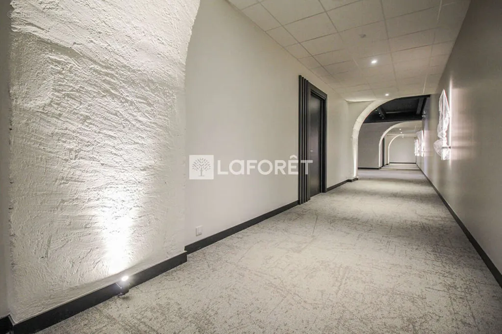 Esik - Professional Space near Evian Gare, 149 m²