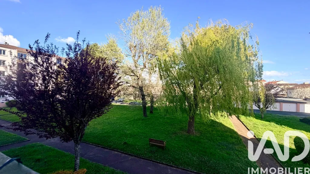 Jardin - Duplex avec deux balcons à Charnay-lès-Mâcon