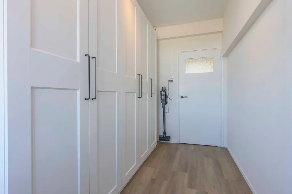 Toad - 4-Bedroom Apartment with Balcony in Katwijk