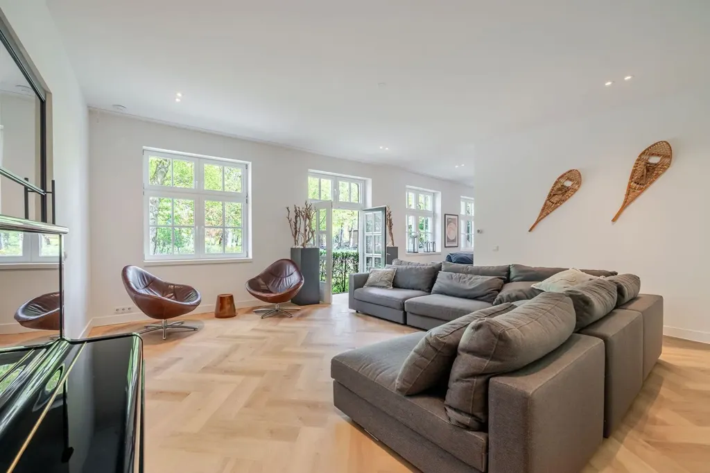 Elutuba - Renovated Villa with Private Terrace in Breda