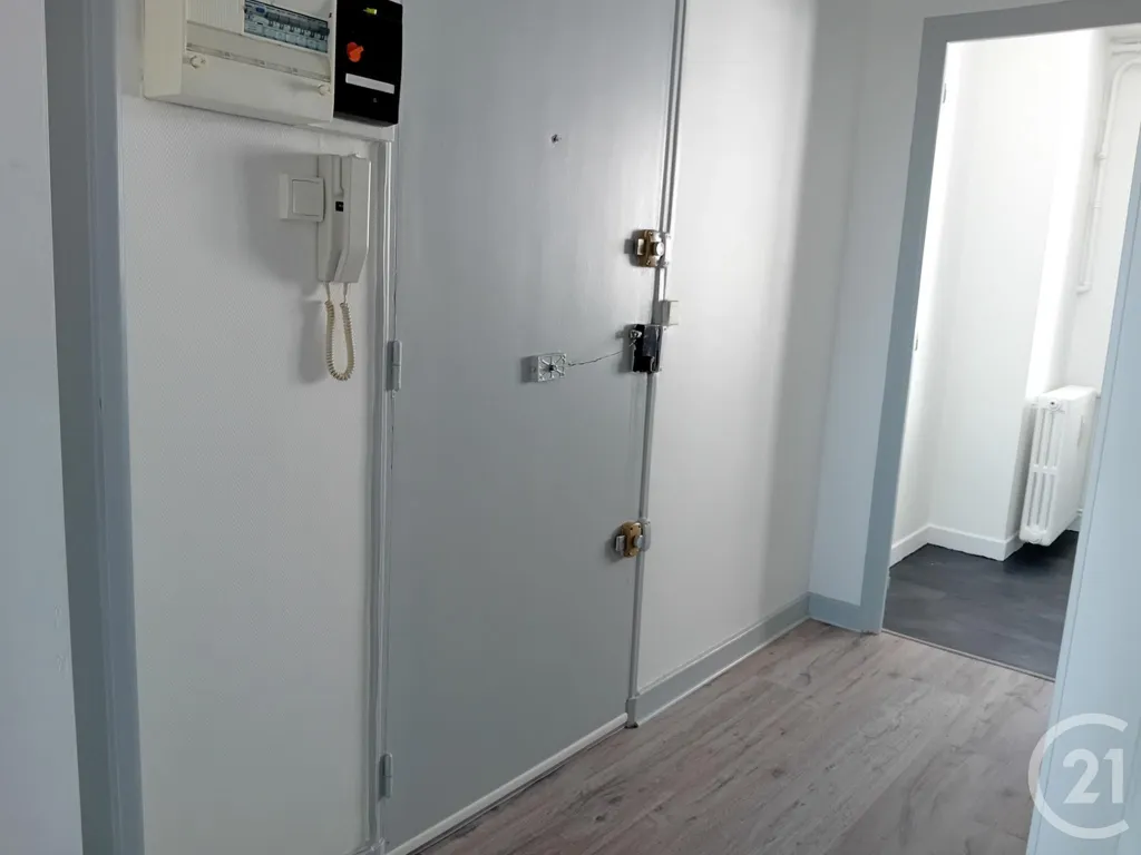 Esik - Refurbished 2-Bedroom Apartment in Troyes