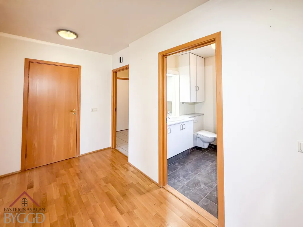 Entrée - Apartment with West Balcony in Reykjavik