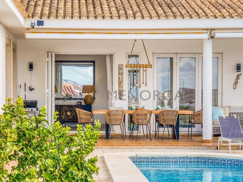 Piscine - Contemporary Villa with Sea View in Cala Llonga