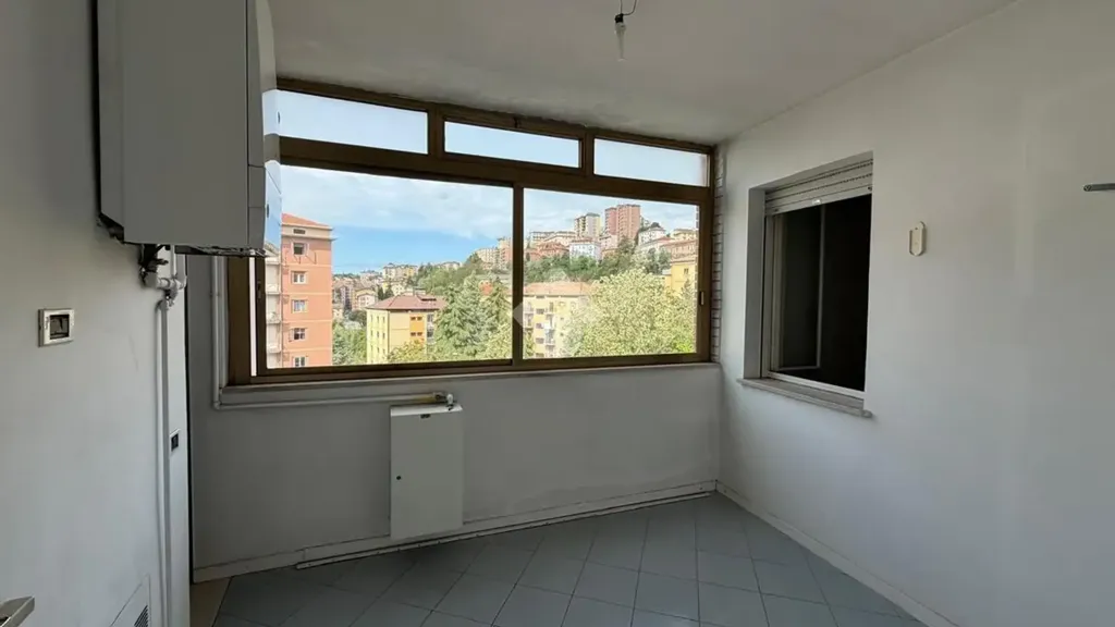 Pièces - Apartment with Balcony in Potenza