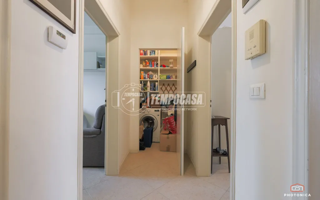 Entrée - Rear-Facing Apartment with Balcony in Bologna
