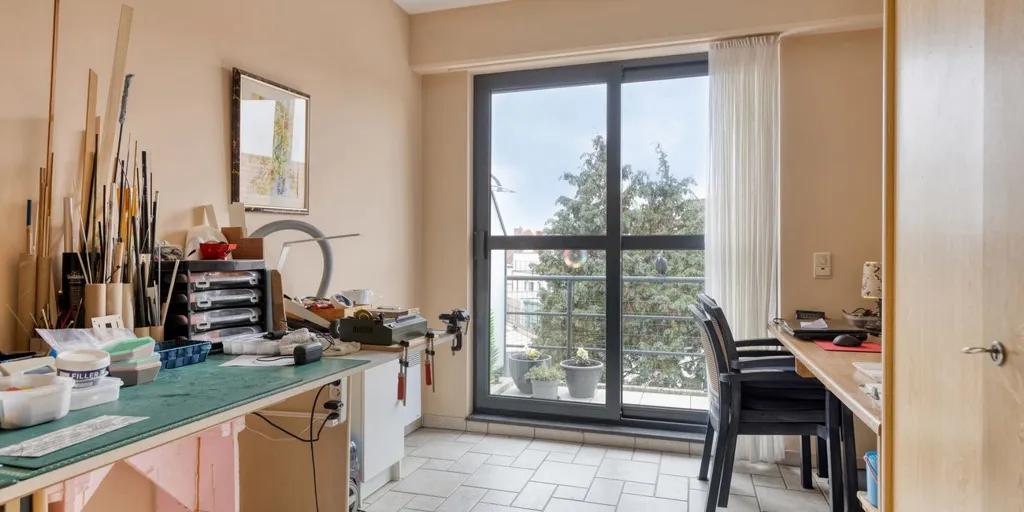 Bureau - Appartement avec Terrasse et Garage à Schoten