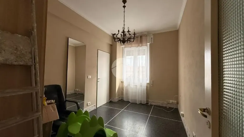 Entrée - Apartment with Balcony in Sampierdarena, Genoa