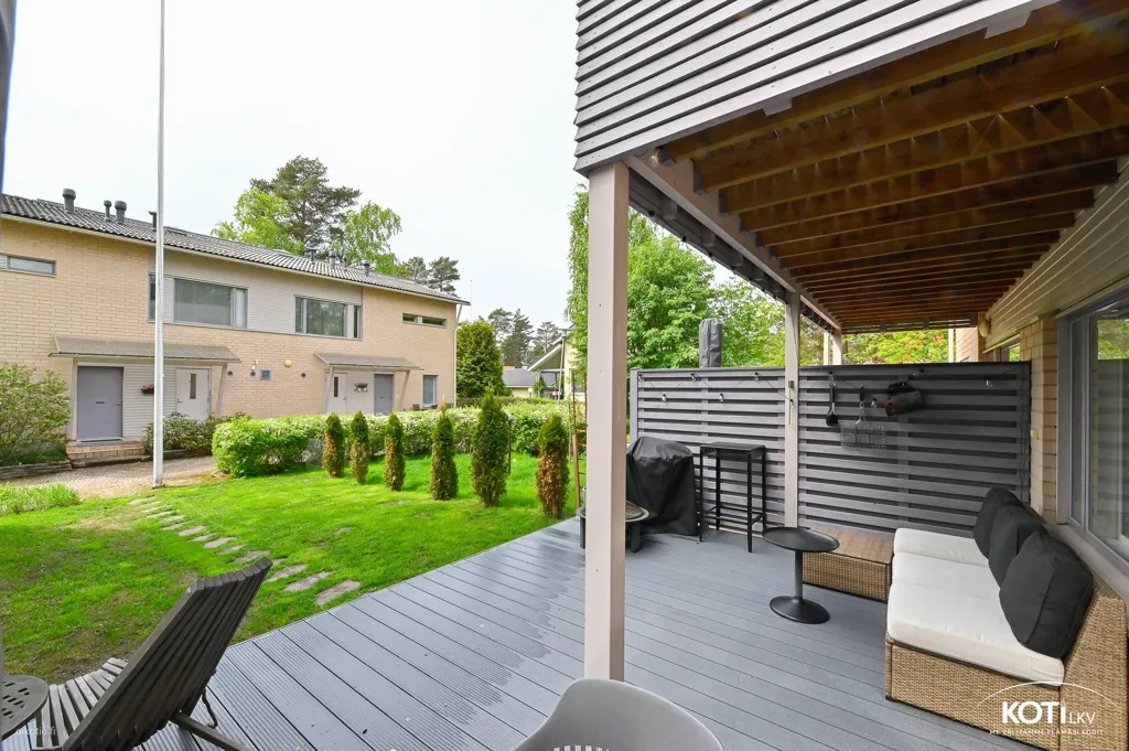 Terrace - Renovated Apartment with Balcony in Soukka
