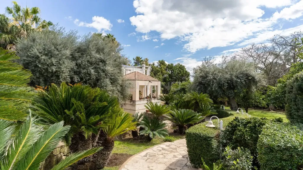 Aed - Villa with Garden in Siracusa