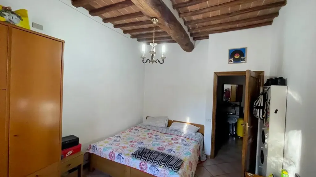 Chambres - Quadrilocale with High Ceilings near Siena Centre