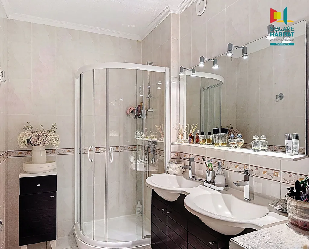 Bathrooms - Bright 3-Bed Apartment with Terraces in Soustons