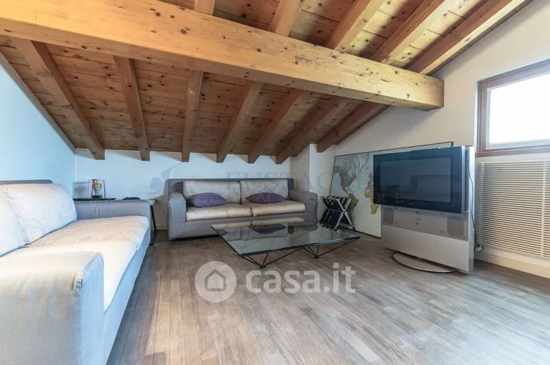 Stanze - Villa indipendente con piscina nel residence a Brembate di Sopra