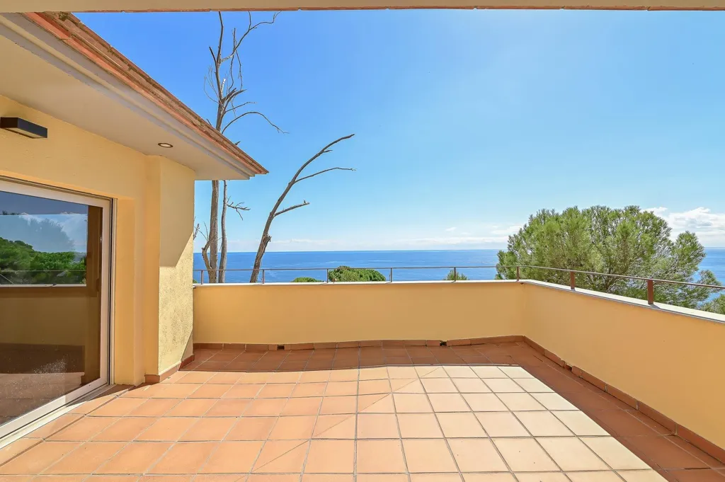 Terrass - Detached Villa with Sea Views in Punta Brava