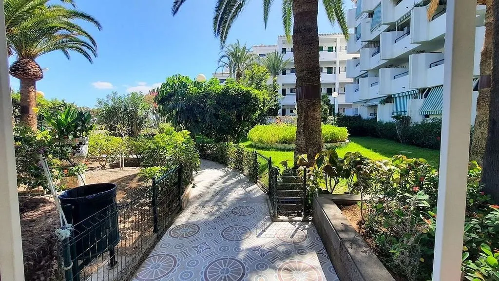 Terrass - 1-Bedroom Apartment with Pool in Sonnenland