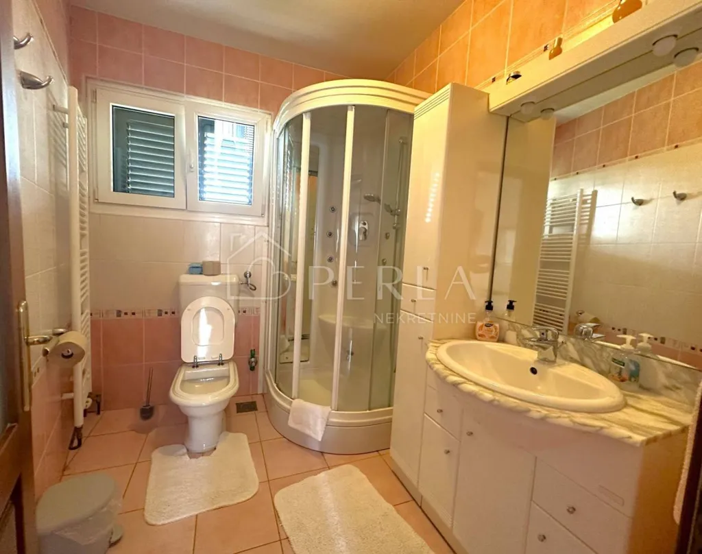 Bagni - Charming Townhouse with Garden in Nin