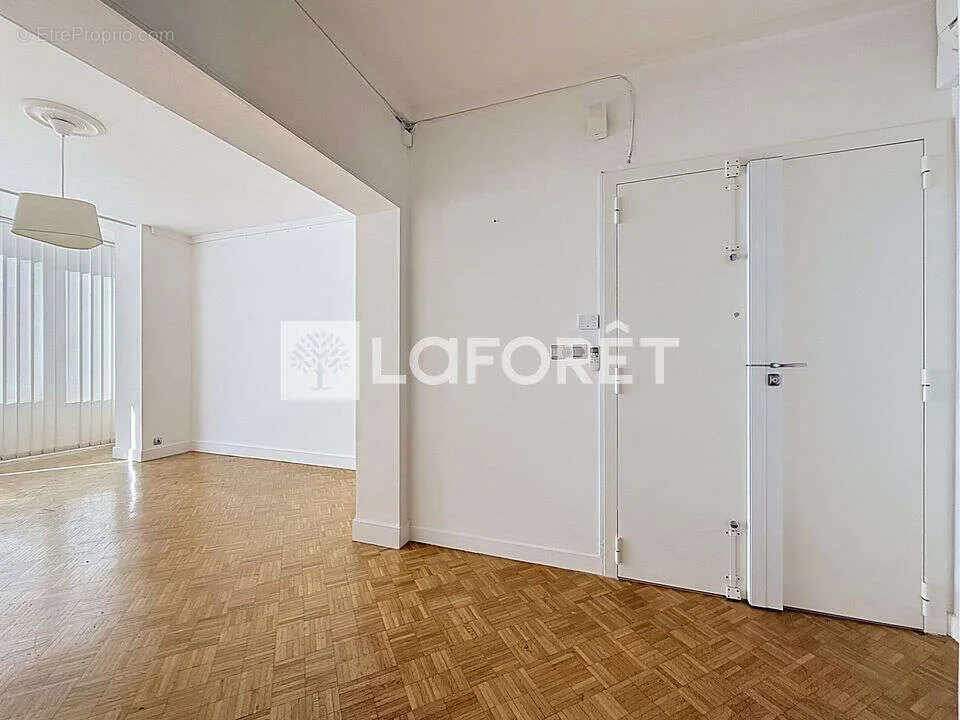3-room apartment in Marseille-8e