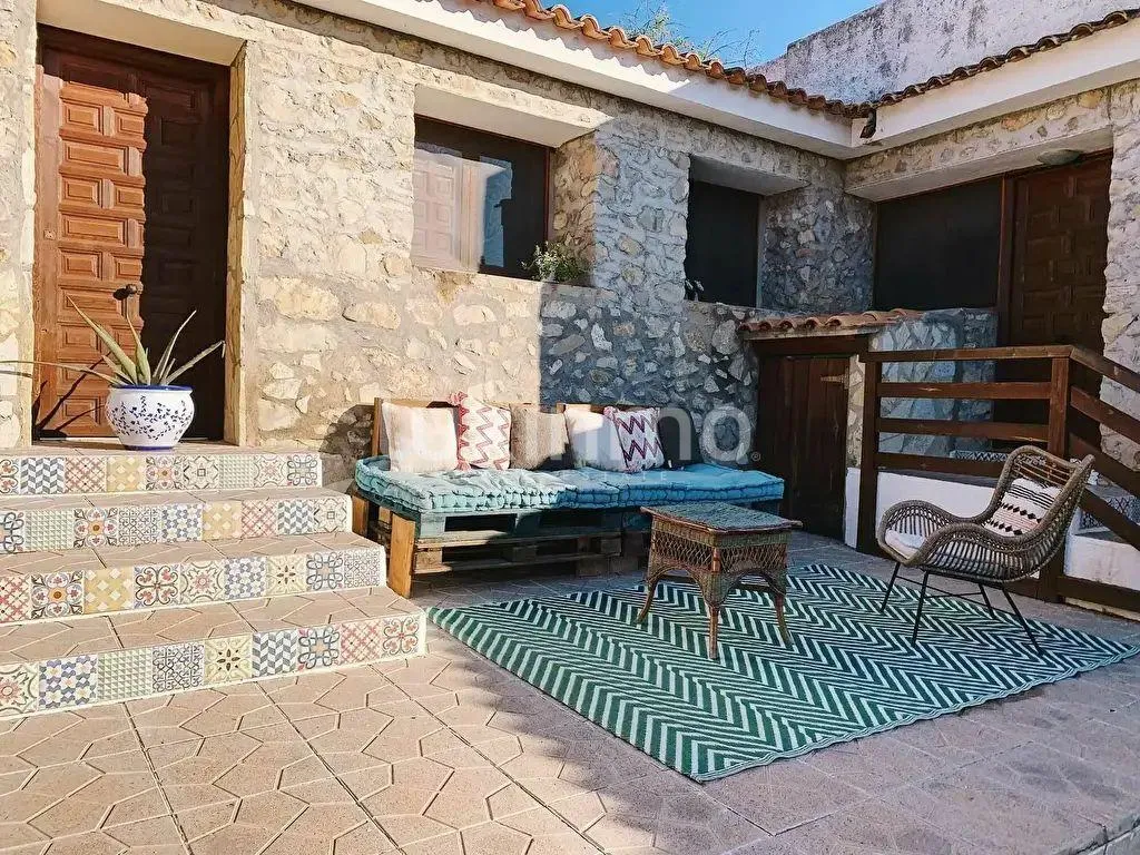 Jardin - Finca-Style House with Mountain Views in Jijona