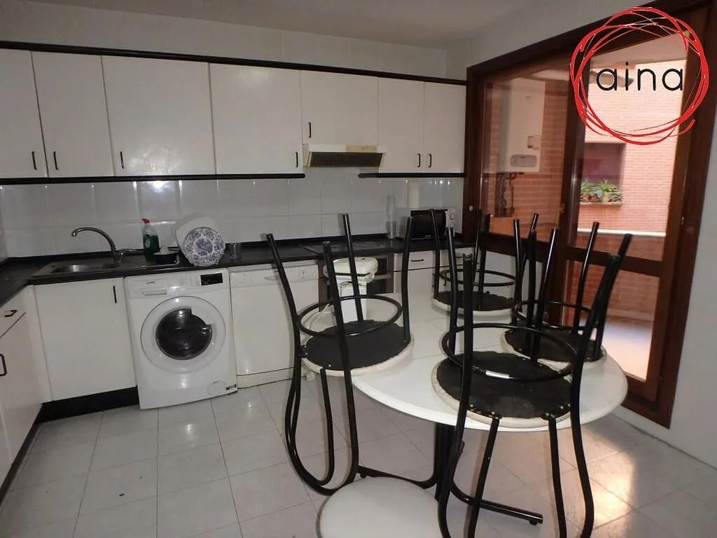 Köök - Student-Friendly Flat with Terrace in Milagrosa