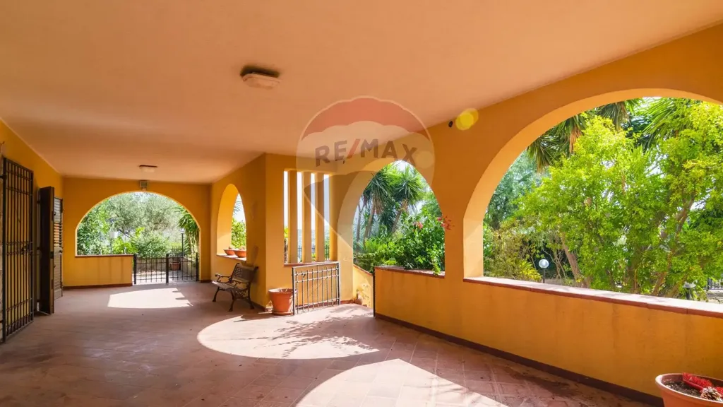 Terrasse - Bifamiliar Villa with Garden in Caltanissetta