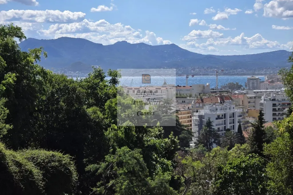 Appartement 4 Pièces avec Terrasse Vue Mer à Cannes