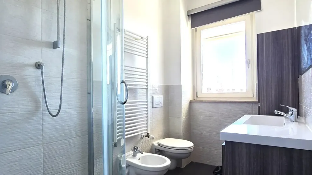 Bagni - Appartamento con terrazzo panoramico a Roma
