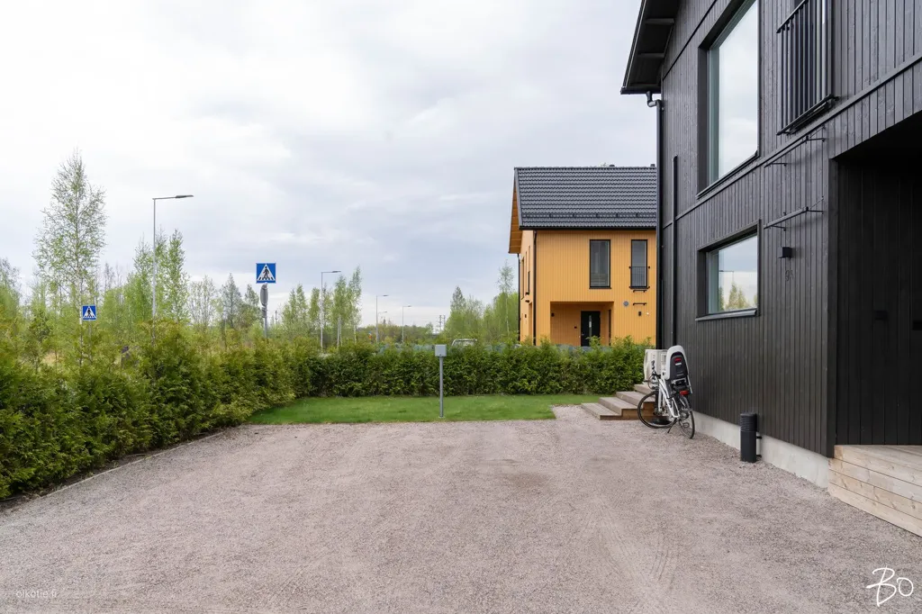 Välivaade - Modern Design Duplex with Sauna in Vantaa Hiekkaharju