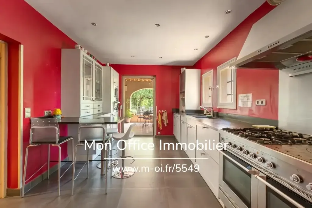 Cucina - 10-Bedroom House with Jacuzzi in Rognes