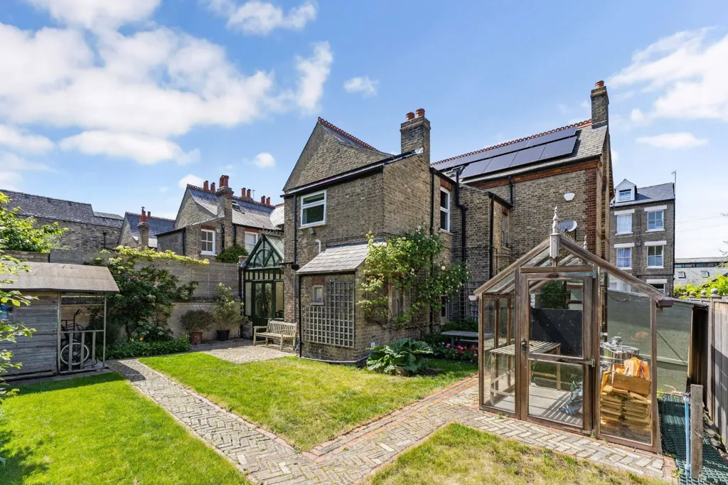 4-bedroom house in Cambridge