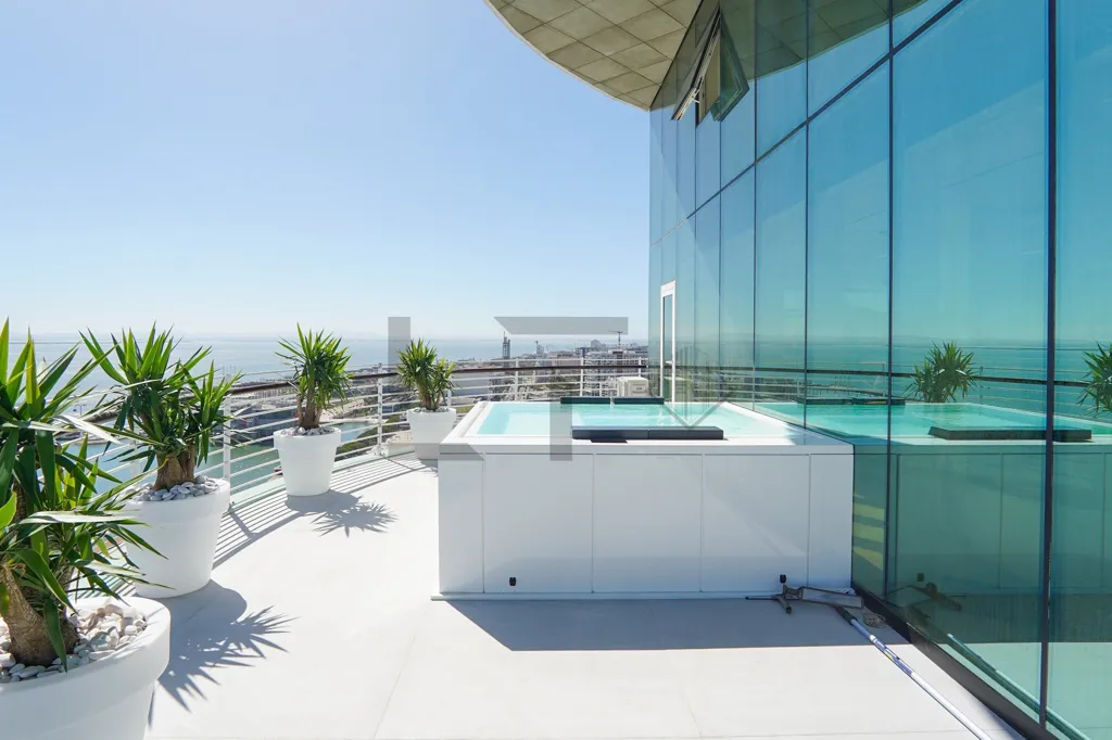 Terrass - Penthouse Duplex with River View in Parque das Nações
