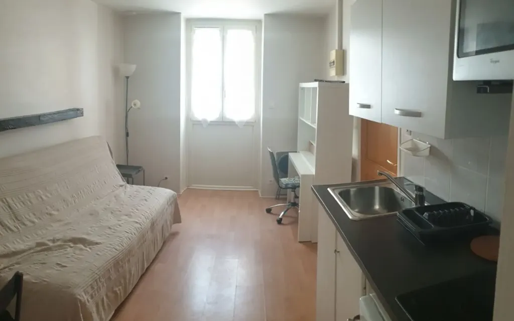 Cucina - Studio with Central Heating in Limoges Centre