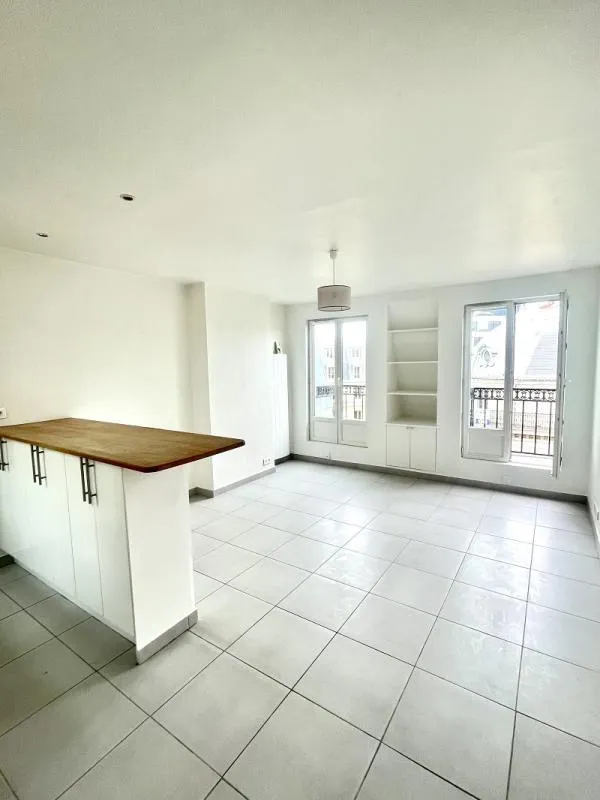 Kitchen - Bright 2-Bed Flat near Saint-Lazare, Paris
