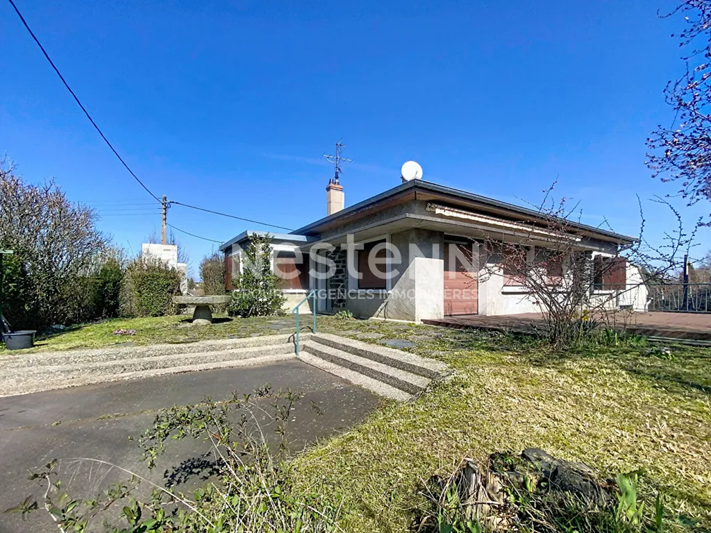 Extérieur - Maison en Pierre avec Terrasse au Centre d'Yssingeaux