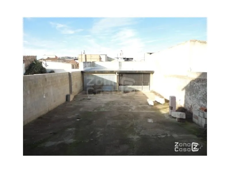 Jardin - House for Renovation in Barxeta Centre