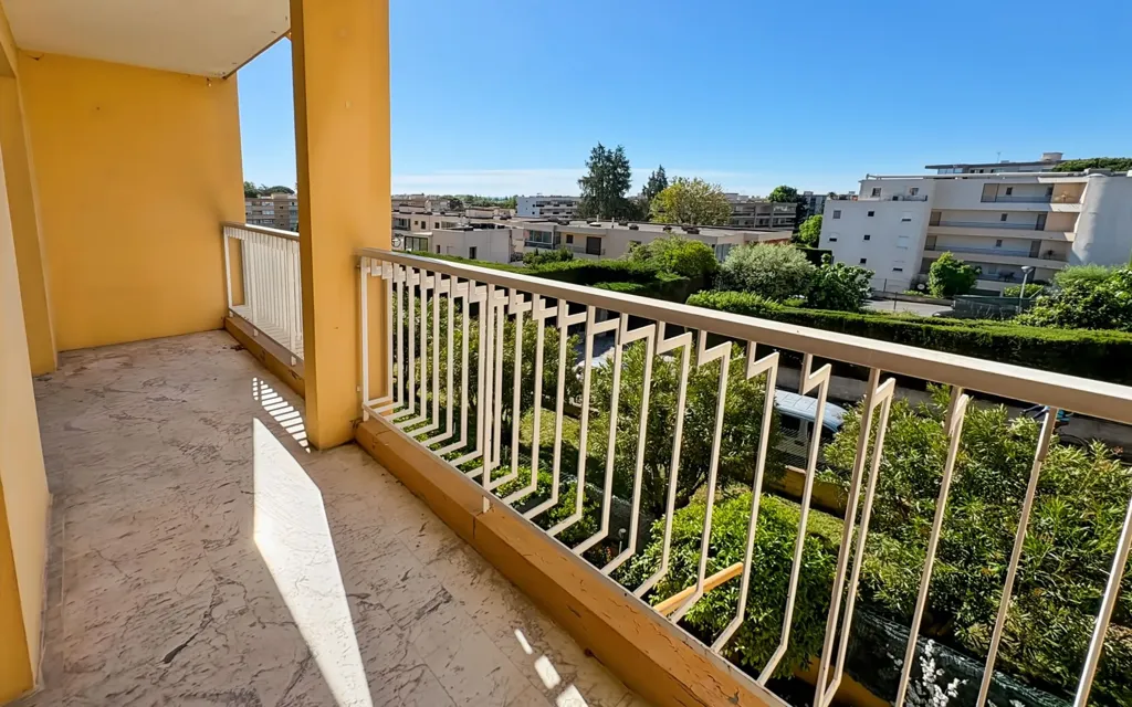 Rõdu - Renovable T4 with Three Terraces in Mandelieu-la-Napoule