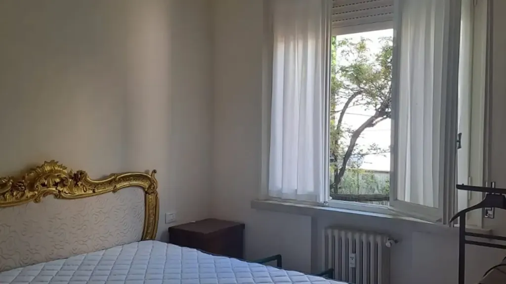 Bedrooms - Rented Flat with Garden in Parma