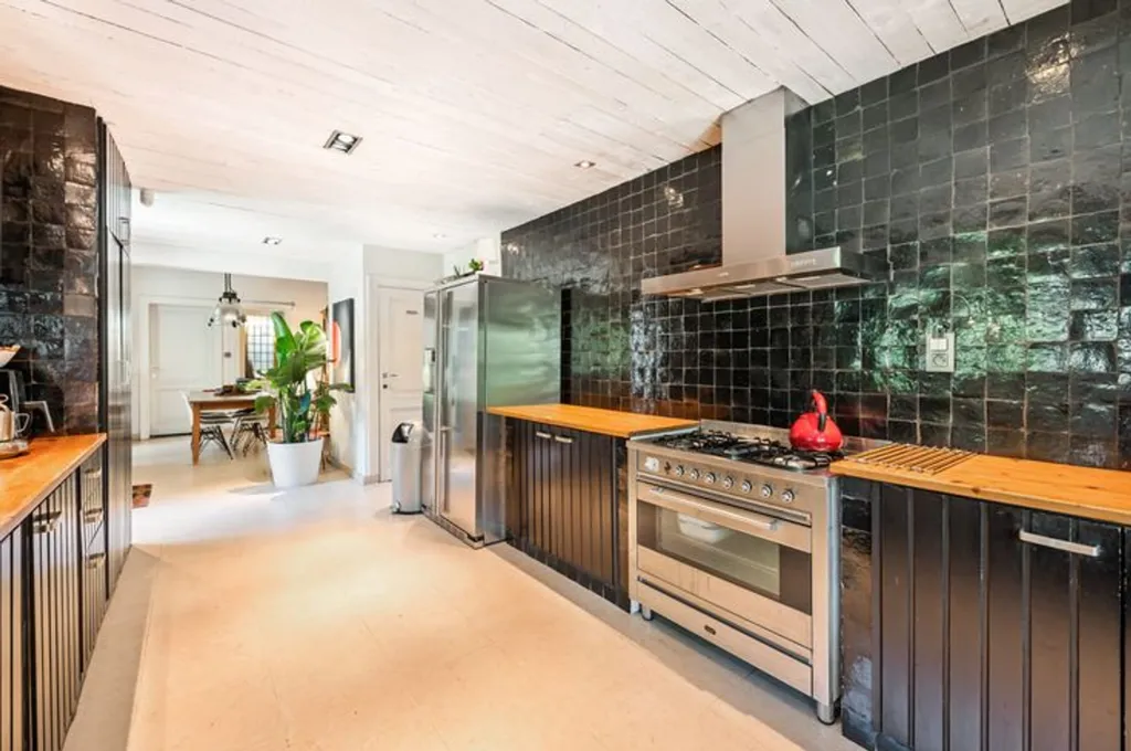 Cucina - House with Swimming Pool in Kapellen