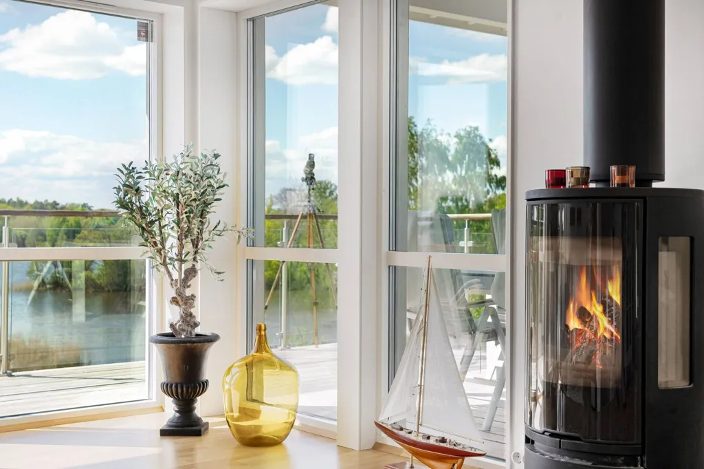Elutuba - Suterräng Villa with Water View in Uppsala